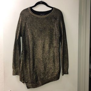 Romeo + Juliet Couture Black and Gold Sweater